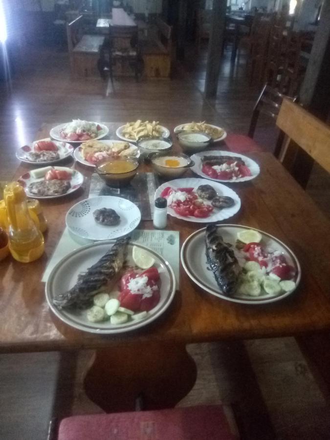 Family Hotel Shisharka Batak Esterno foto