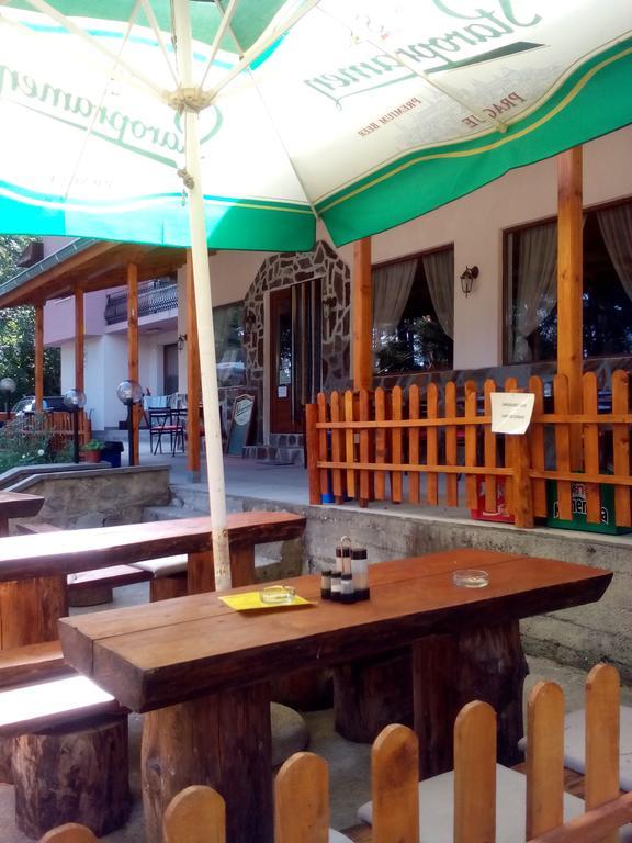 Family Hotel Shisharka Batak Esterno foto